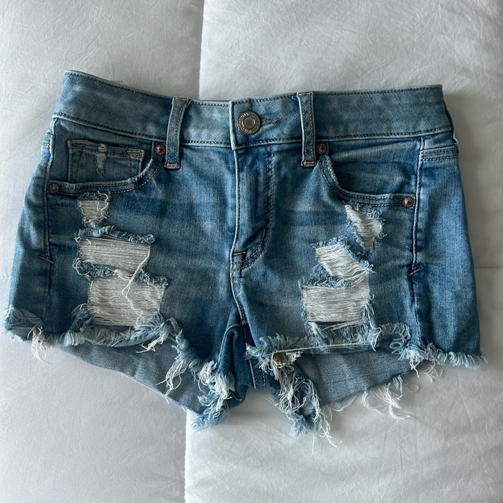 SOLD !
American Eagle Shorts